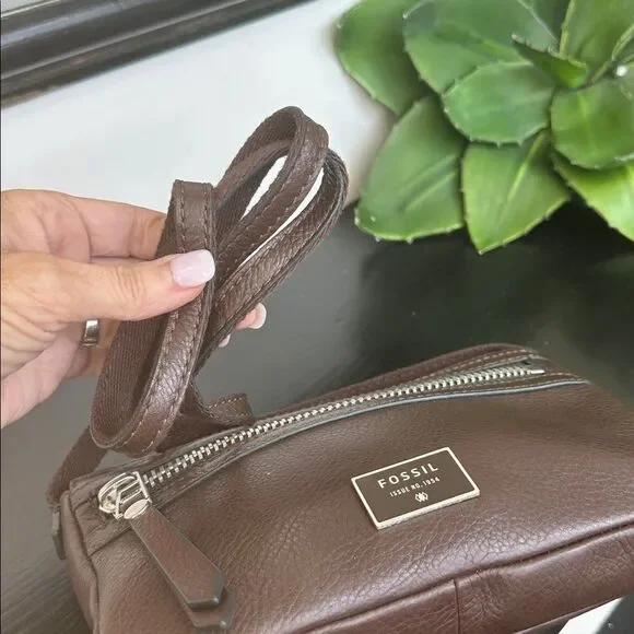 Fossil genuine leather like new crossbody shoulder purse brown - Picture 9 of 10